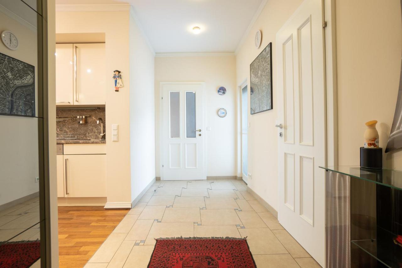 Apartment With A Balcony - 15 Min To City Center Wina Bagian luar foto