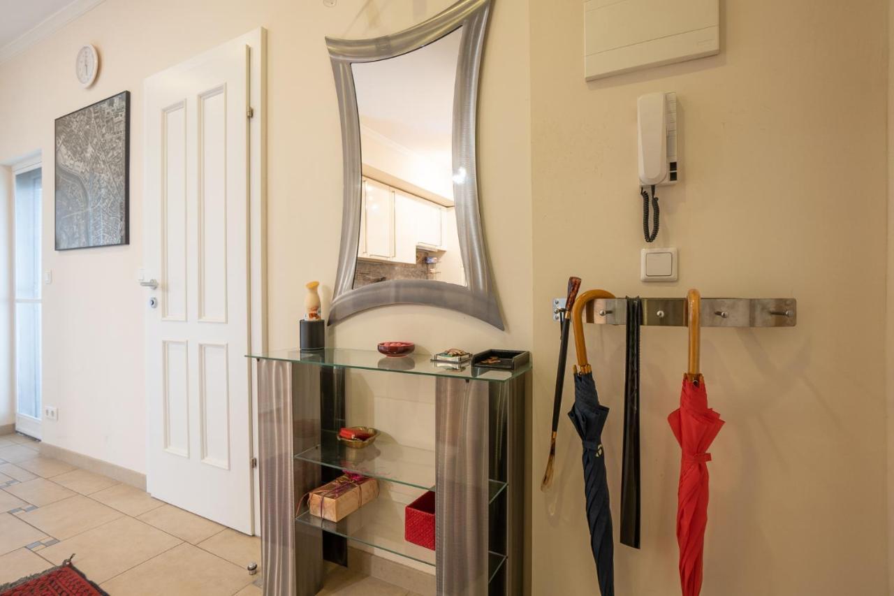 Apartment With A Balcony - 15 Min To City Center Wina Bagian luar foto